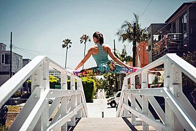 二战东线题材即时战术游戏《被遗忘的我们》定档10月20日，剧情预告片公开